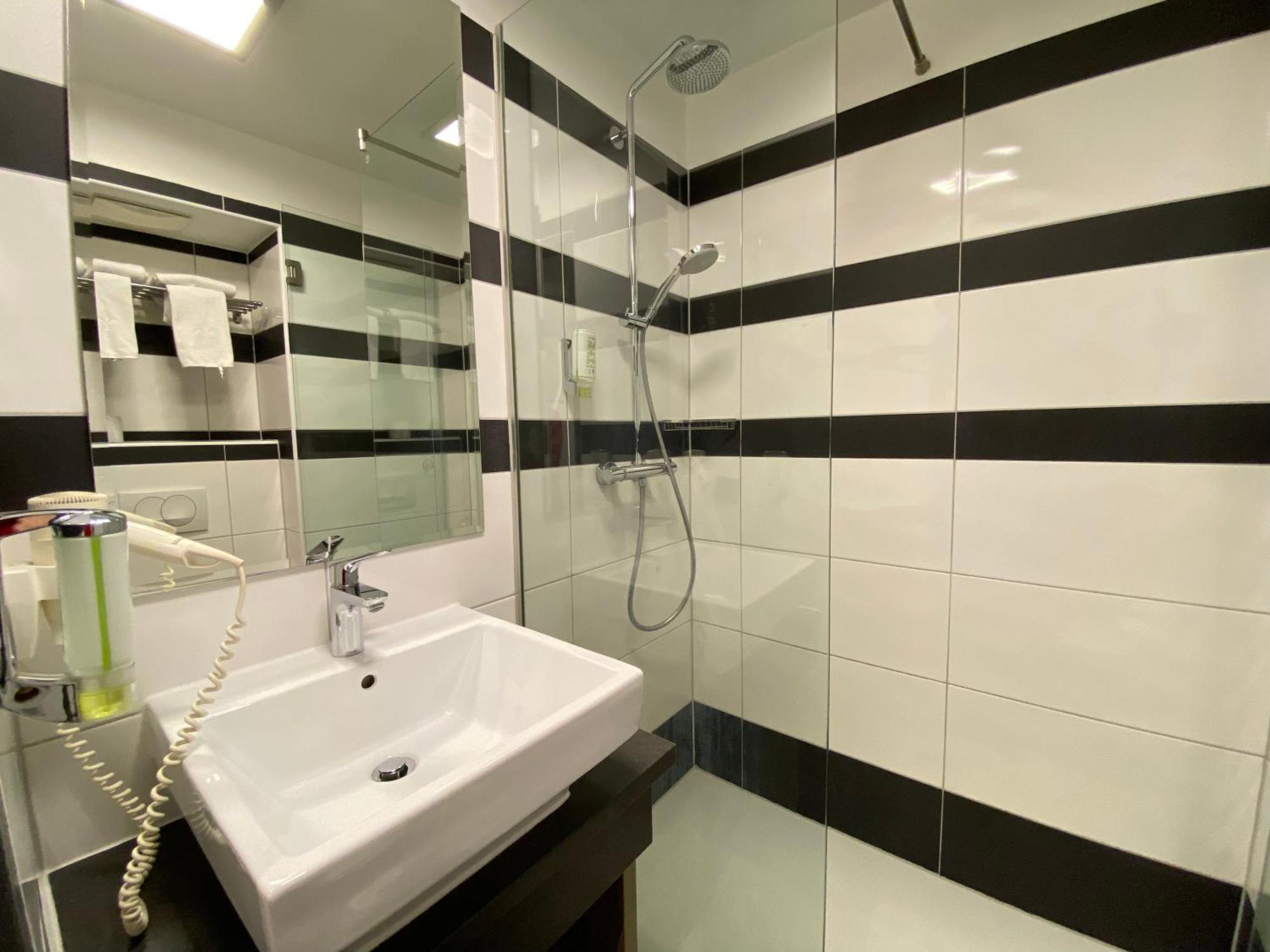 Design & Budget Hotel Wien Schoenbrunn Екстер'єр фото