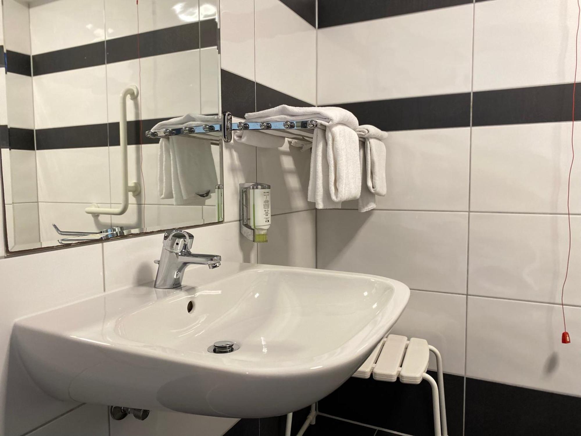 Design & Budget Hotel Wien Schoenbrunn Екстер'єр фото