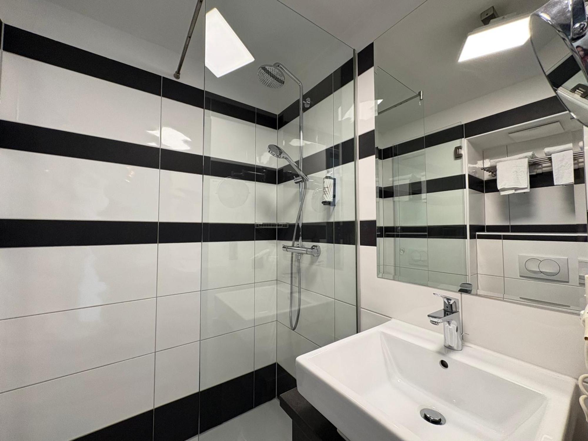 Design & Budget Hotel Wien Schoenbrunn Екстер'єр фото